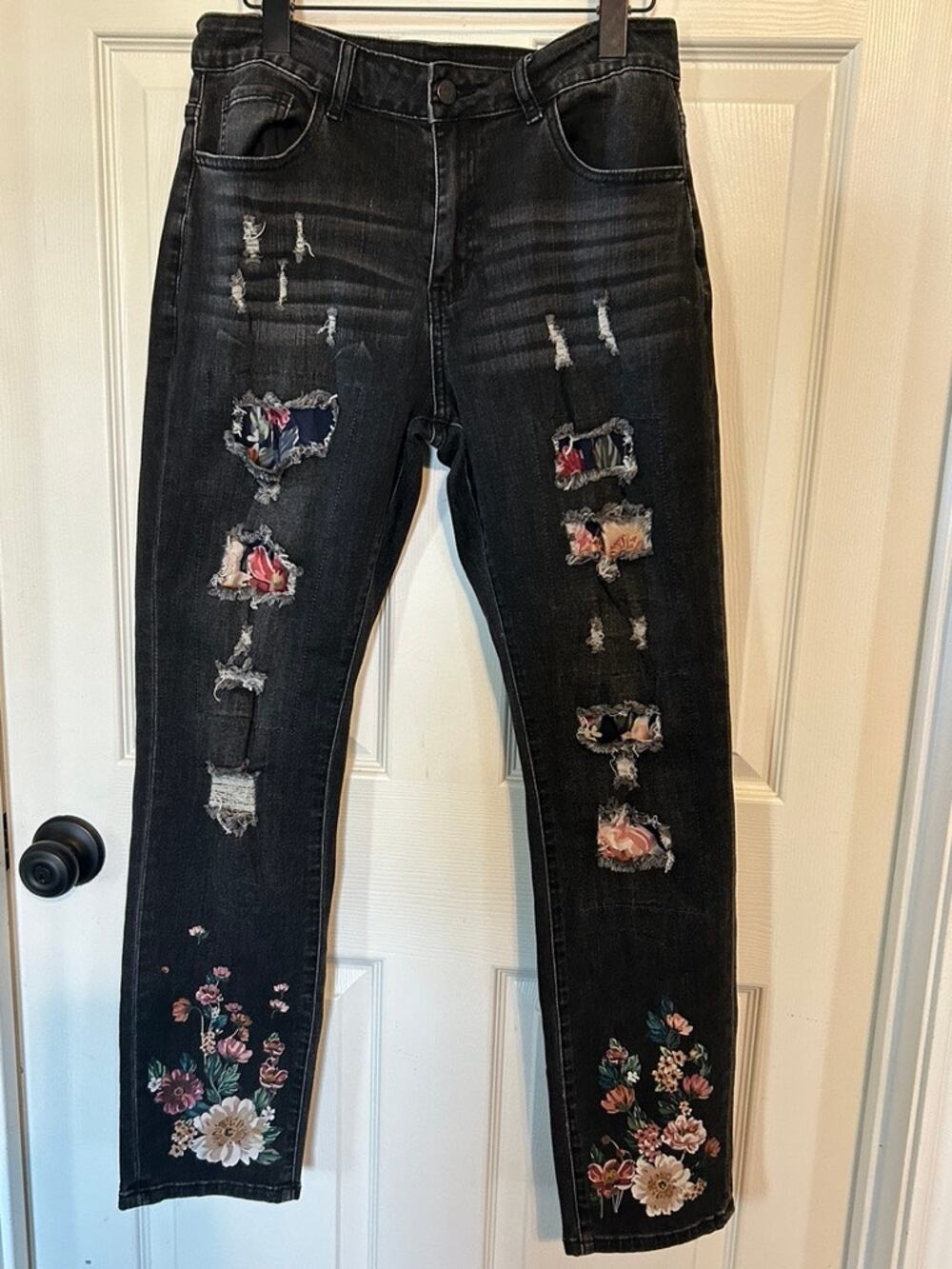 Boutique Distressed Floral Patchwork & Embroidered Skinny Jeans - Size M